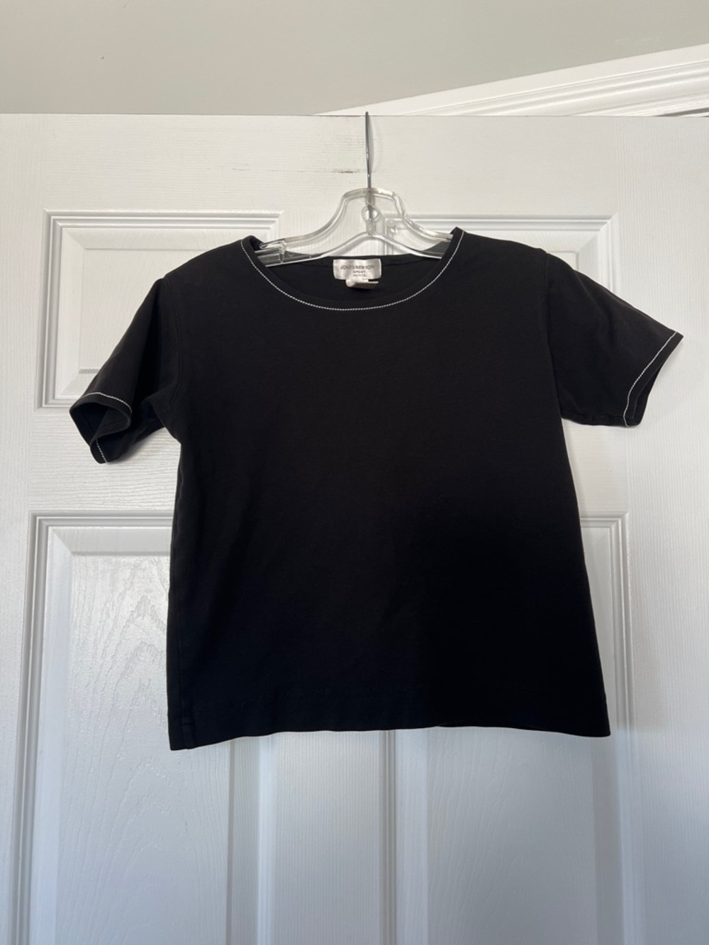 4/$20 Jones New York Black Short Sleeve Tee with Contrast Stitching